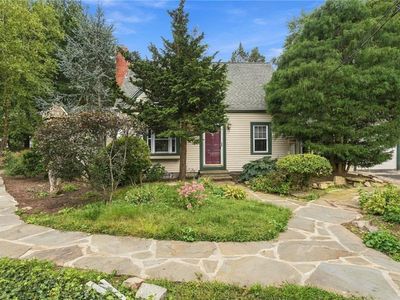 2 Elton Cir