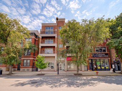 Property at 1347 N Ashland Ave APT 1N, Chicago, IL