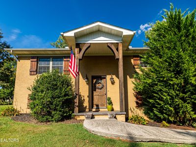 224 Cedar Crest Ln