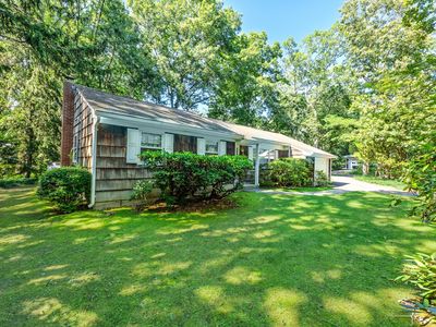 2625 Peconic Bay Blvd
