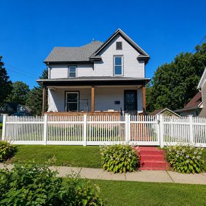 610 Oakley Ave