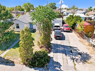 214 W Knolls Vista Drive