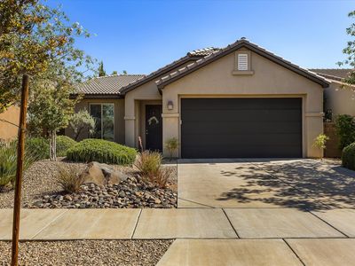 2577 E Hilltop Ledge Dr