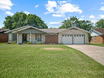 Property at 519 Travis St, Port Lavaca, TX