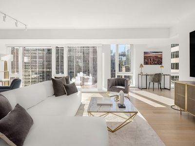 135 W 52nd St APT 40A