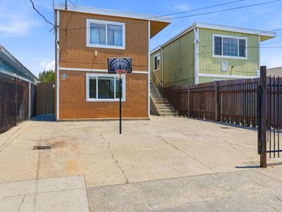 642 Douglas Ave