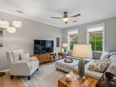 250 Seven Farms Dr Unit 302
