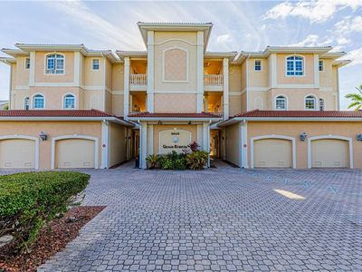 4610 SE 5th Pl APT 202