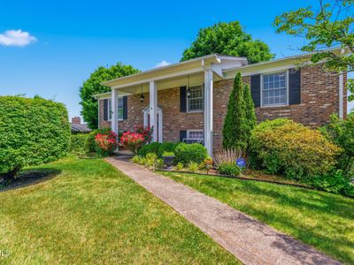 211 Independence Dr