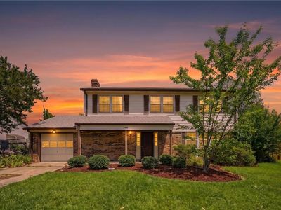 3728 Strathmoor Cir