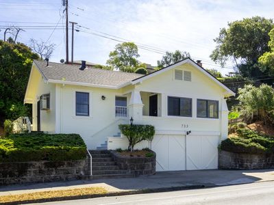 733 I Street