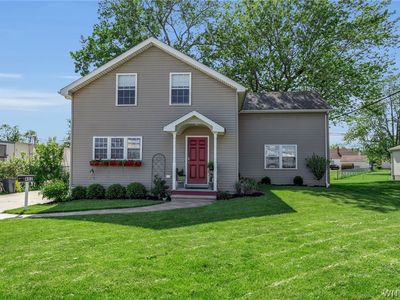 402 Cayuga Rd