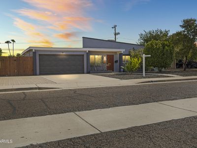 3109 E LARKSPUR Drive