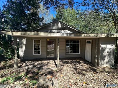 609 Center St