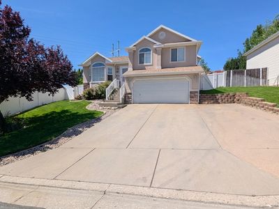 1193 E 3225 N