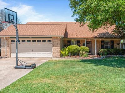 393 Moonraker Dr