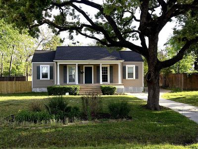 717 Sue Barnett Dr