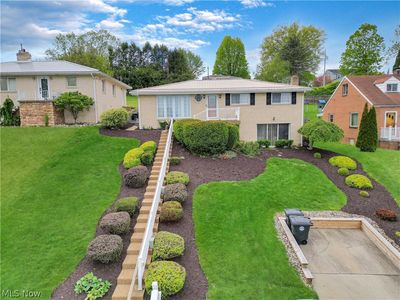 2711 Whitehaven Blvd