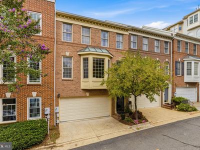 2536 Gadsby Pl