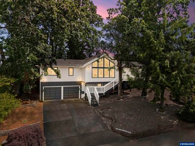 1408 Greenwood Dr NE