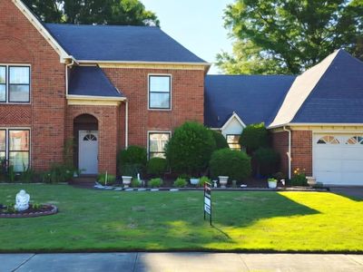 2033 Westbriar Dr
