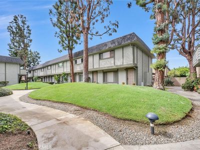 229 W Wilson St APT 10