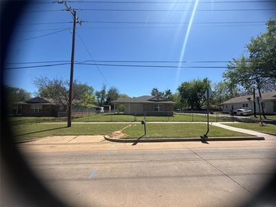 1401 E Main St
