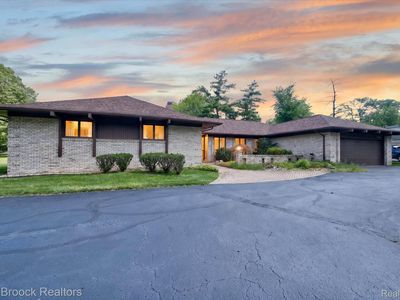 Property at 22262 Chatsford Circuit, Southfield, MI