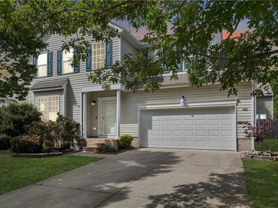 620 Queensbury Ln