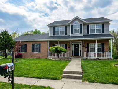 1103 Illini Dr