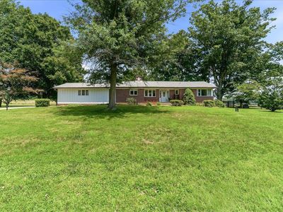 33 Vaux Ln