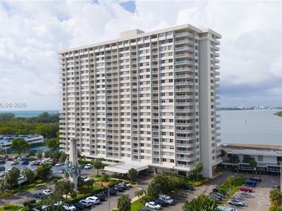 300 Bayview Dr APT 1504