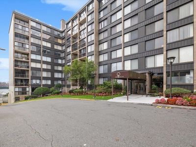 9060 Palisade Ave APT 403
