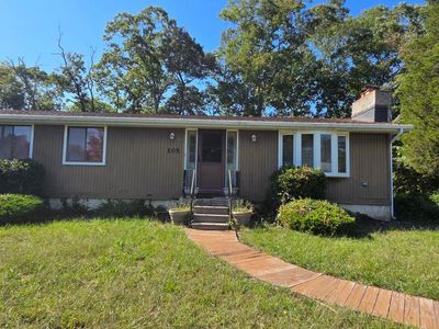 105 Laurel St