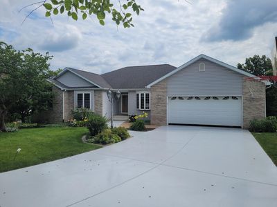 1240 Waterside Ln