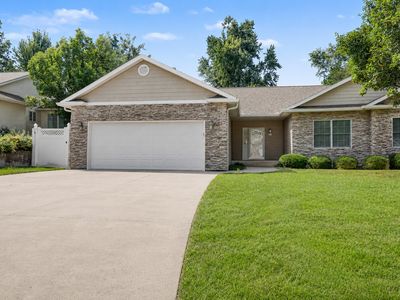 18 Weaver Dr