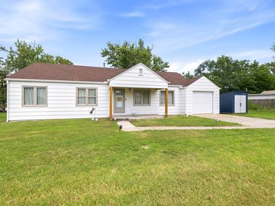 1206 N Bobbie St