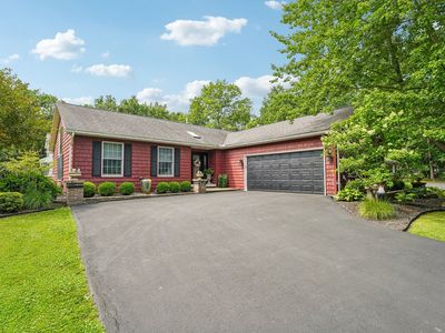 35 Woodlawn Dr