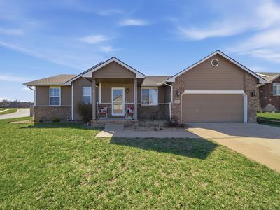 Property at 635 Prairie Parkway Ct, Benton, KS