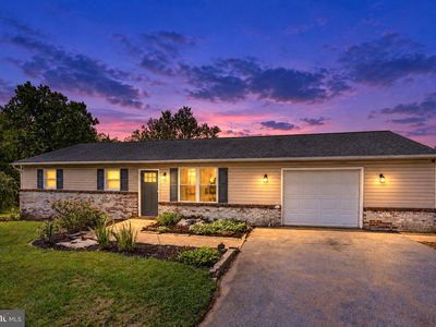 1541 Streamside Dr
