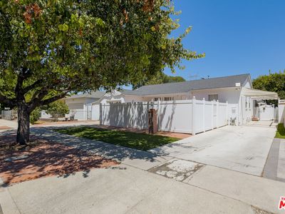 Property at 18813 Cantlay St, Reseda, CA