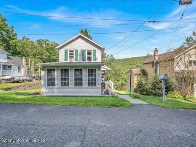 69 River St