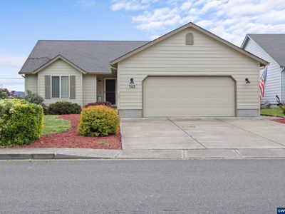 143 NW Elderberry Ln