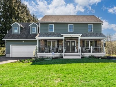 8 East Gate Dr