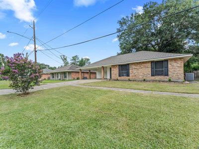 3485 Magnolia Ave