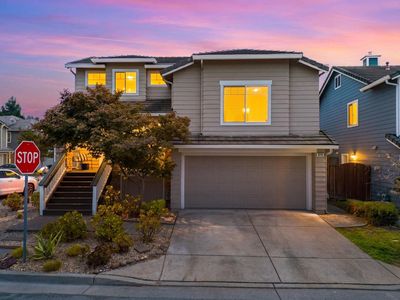814 Coast Range Dr