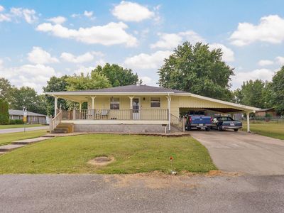 Property at 609 Seneker Avenue, Mount Vernon, MO