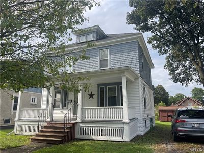 582 Elizabeth St