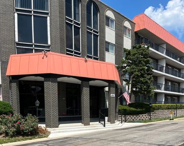 4940 Foster St APT 202