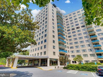 10201 Grosvenor Pl APT 1628